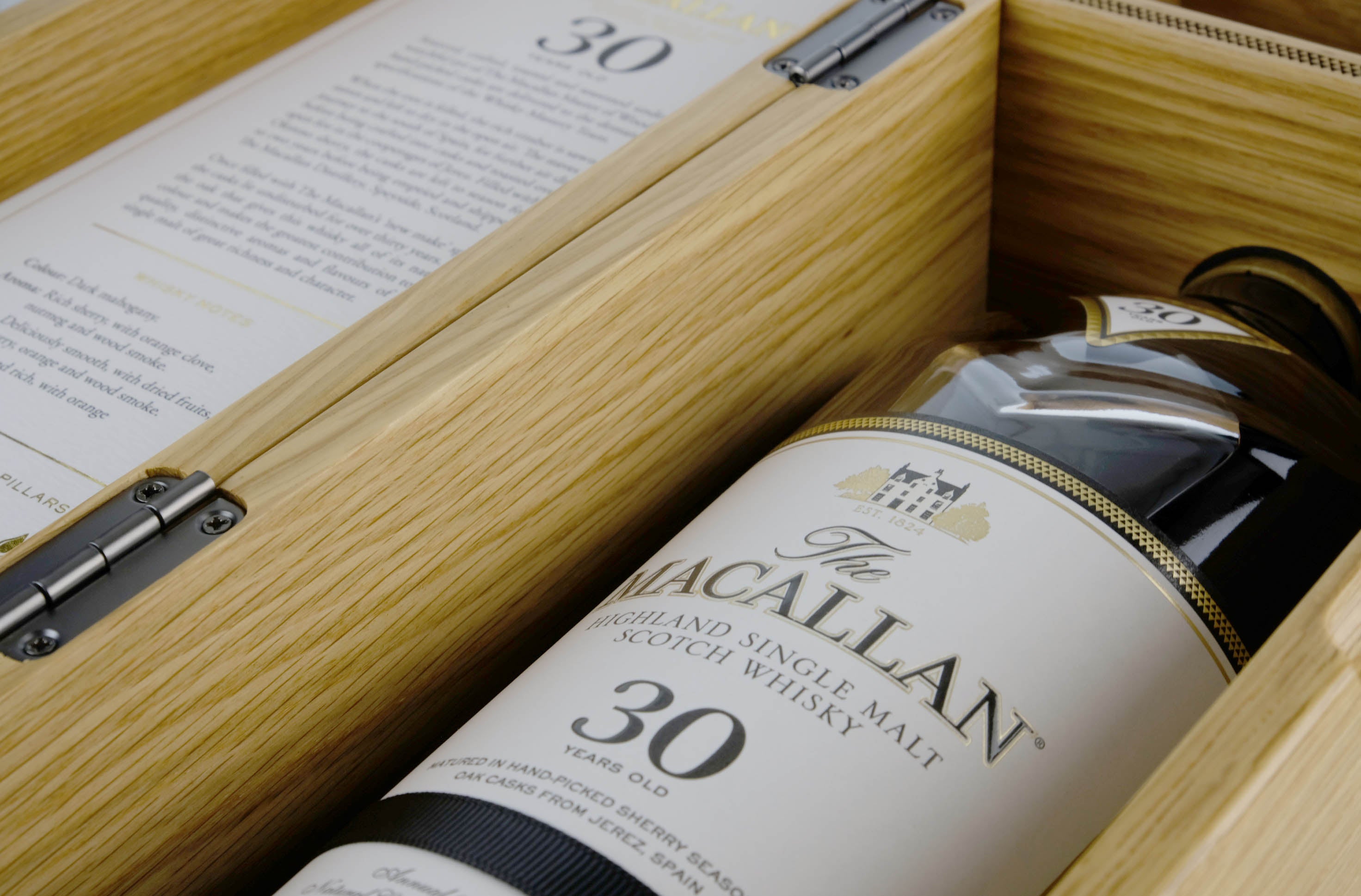 Macallan 30 Year Old Sherry Oak (2021) - Whisky-Online Shop