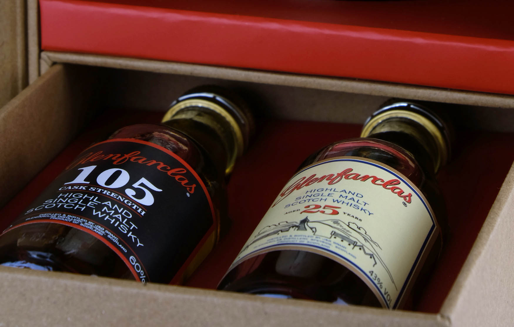 Glenfarclas 15 Year Old Gift Pack Including 25 Year Old & 105 Miniatures