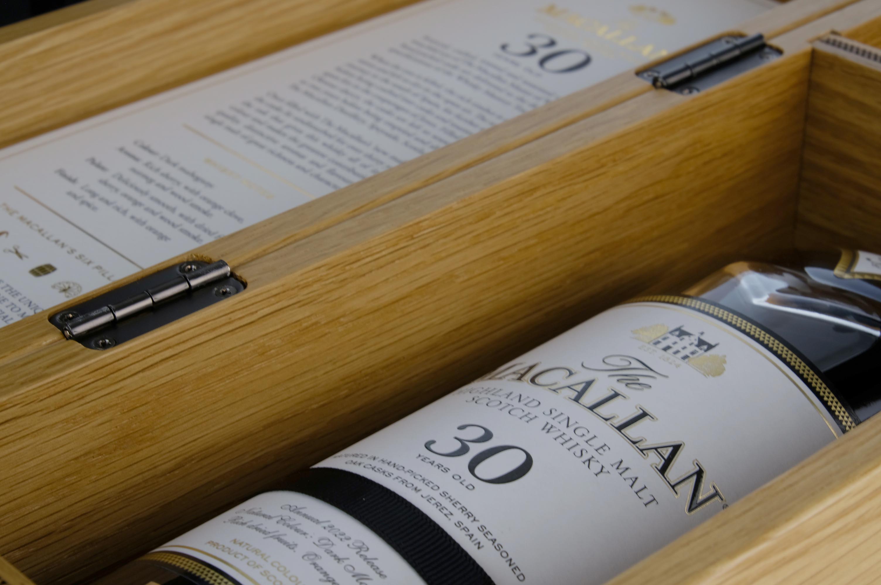 Macallan 30 Year Old Sherry Oak 2022 - Whisky-Online Shop